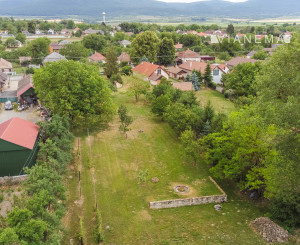 Priestranný slnečný pozemok s vlastným jazerom – Maďarsko