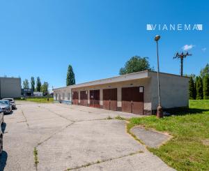 Komerčný objekt s 5 garážami | Dubnica nad Váhom