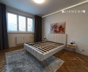 NA PREDAJ-2 i byt po kompletnej rekonštrukcii s balkónom