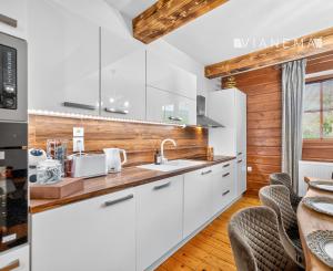 Na predaj rodinný dom Vychylovka / Apartmánový dom, 1023m2