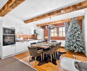 Na predaj rodinný dom Vychylovka / Apartmánový dom, 1023m2