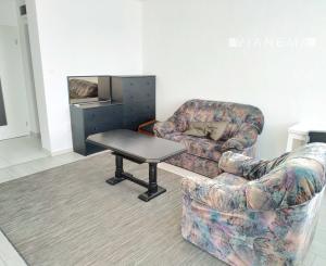 1,5izbový byt na Martinengovej ulici v obľúbenej časti Starého mesta. 40 m2 + 5 m2