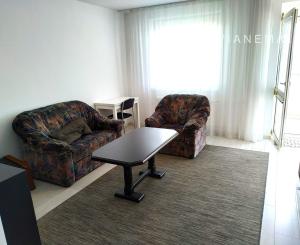 1,5izbový byt na Martinengovej ulici v obľúbenej časti Starého mesta. 40 m2 + 5 m2
