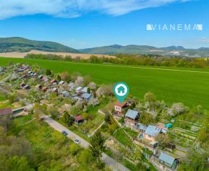 Útulná chatka s pozemkom 711 m² v Nemšovej – Ľuborča