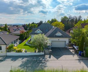 Priestranná vila pre rodinný život aj oddych – Zamarovce