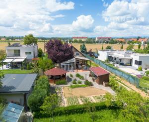 Dom pod lesom | Moravany n/V | 250 m² | pozemok 1 800 m²