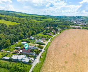 Dom pod lesom | Moravany n/V | 250 m² | pozemok 1 800 m²