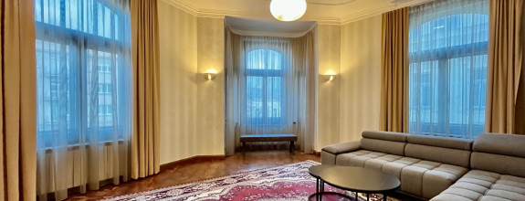 Nadštandardný byt v diplomatickej štvrti, Bratislava-centrum