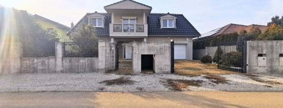 Veľkorysý rodinný dom len 9 km od Nitry