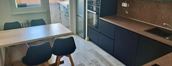 NA PREDAJ 3-izbový priestranný zaridený byt vo Vrakuňi na Jedľovej ulici