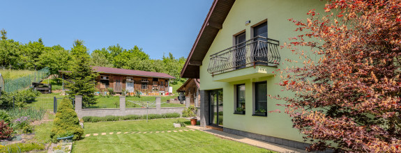 IBA U NÁS! Na predaj štýlový 5 - izbový rodinný dom - Horný Vadičov, okres Kysucké Nové Mesto