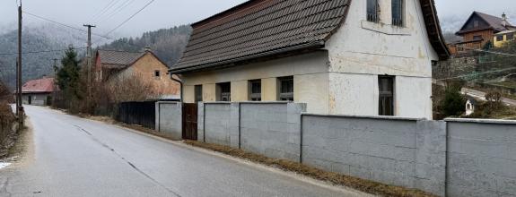 NA PREDAJ! Dom s výhľadmi na Strážovské vrchy-Košecké Rovné