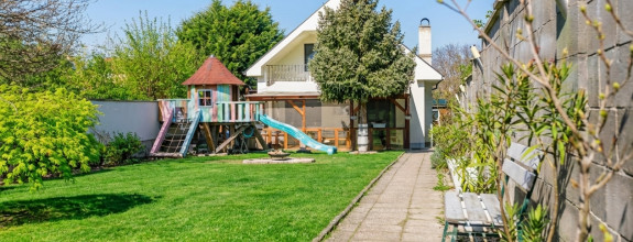 IBA U NÁS! Zrekonštruovaný rodinný dom, Ivanka pri Dunaji