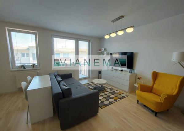 IBA U NÁS! Exkluzívne ponúkame 1-izb. byt s parkovaním, Slovenský Grob