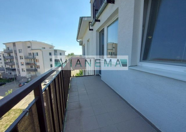 IBA U NÁS! Exkluzívne ponúkame 1-izb. byt s parkovaním, Slovenský Grob