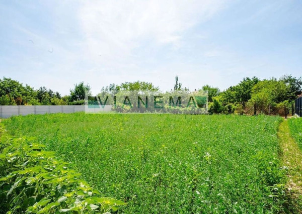 IBA U NÁS! Ponúkame stavebný pozemok, Slovenský Grob