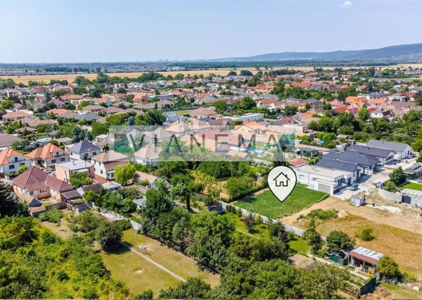 IBA U NÁS! Ponúkame stavebný pozemok, Slovenský Grob