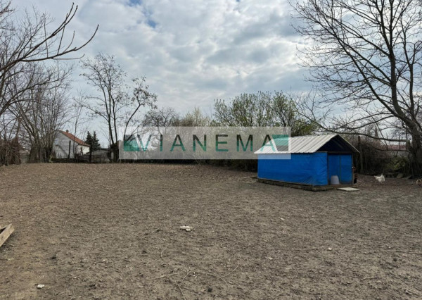 REZERVOVANE! Exkluzívne stavebný pozemok s domom Kajal