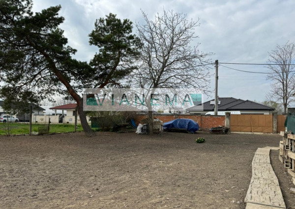 REZERVOVANE! Exkluzívne stavebný pozemok s domom Kajal