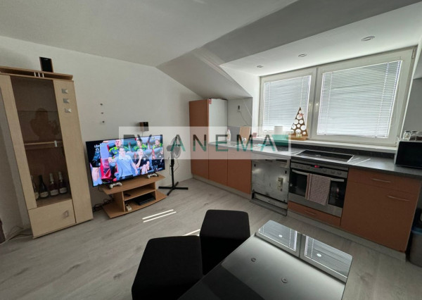 REZERVOVANÝ! IBA U NÁS ponúkame veľkometrážny byt, Dohňany