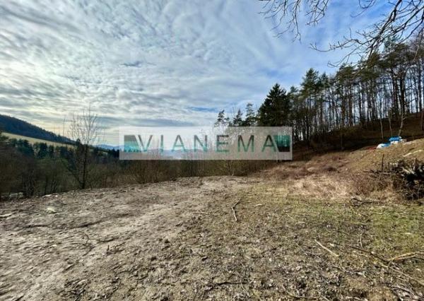 IBA U NÁS! Ponúkame atraktívny stavebný pozemok, Predmier