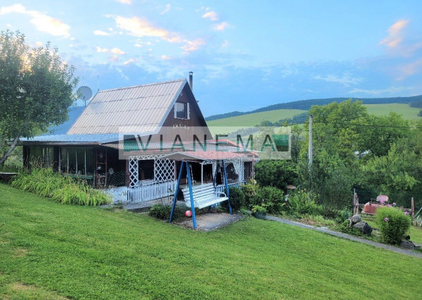 IBA U NÁS ponúkame na predaj chatu nad obcou Dolná Mariková