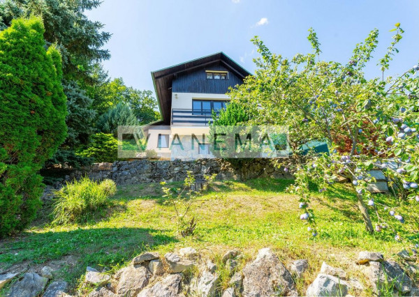 REZERVOVANÁ!!! IBA U NÁS!  chata so súpisným číslom, Púchov