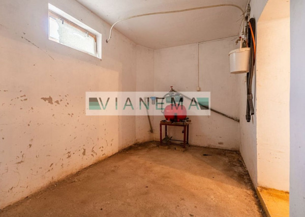 IBA U NÁS! Exkluzívne ponúkame murovanú chatu v obci Lozorno