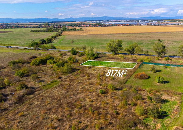 IBA U NÁS! Na predaj investičný pozemok Senec, 817 m2