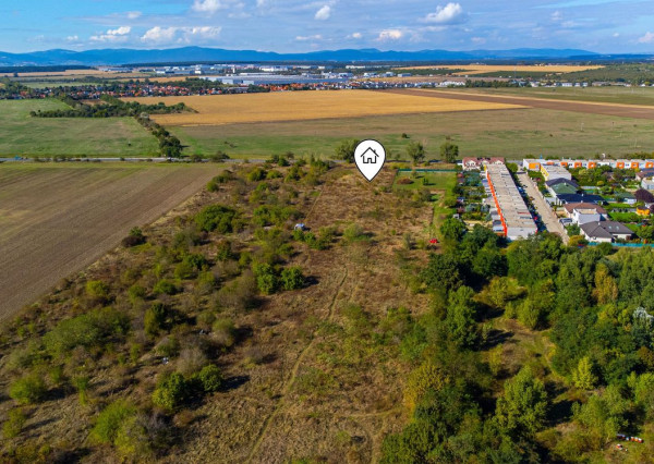 IBA U NÁS! Na predaj investičný pozemok Senec, 817 m2