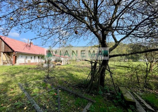 REZERVOVANÝ Exkluzívne ponúkame víkendový dom  Zubák