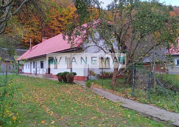 REZERVOVANÝ Exkluzívne ponúkame víkendový dom  Zubák