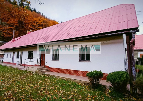 REZERVOVANÝ Exkluzívne ponúkame víkendový dom  Zubák