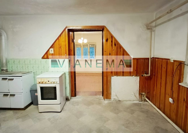 REZERVOVANÝ Exkluzívne ponúkame víkendový dom  Zubák