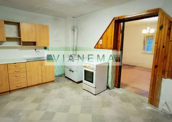 REZERVOVANÝ Exkluzívne ponúkame víkendový dom  Zubák