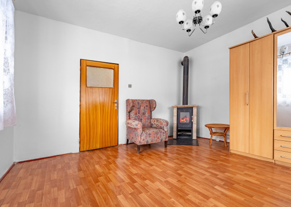 rezervované IBA U NÁS! Na predaj rodinný/víkendový dom Udiča