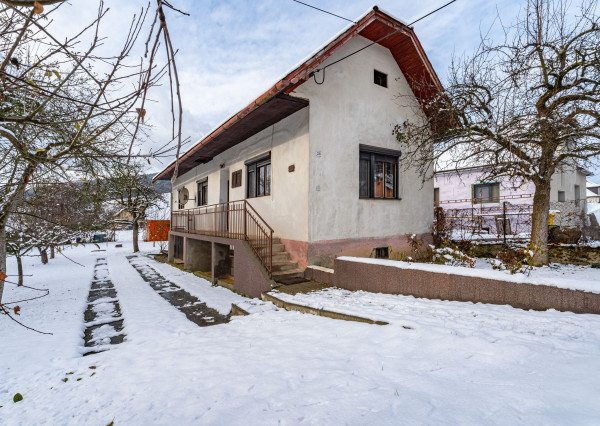 rezervované IBA U NÁS! Na predaj rodinný/víkendový dom Udiča