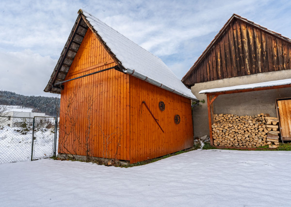 rezervované IBA U NÁS! Na predaj rodinný/víkendový dom Udiča