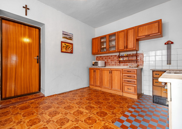 rezervované IBA U NÁS! Na predaj rodinný/víkendový dom Udiča