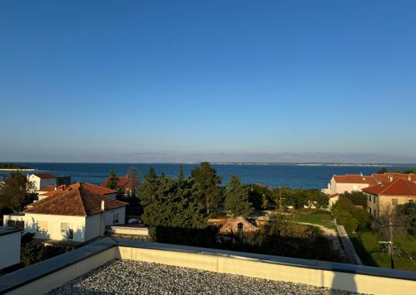 IBA U NÁS! Zariadený 4-izbový apartmán s parkovaním Vila Ugljan