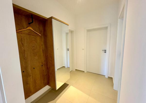 IBA U NÁS! Zariadený 4-izbový apartmán s parkovaním Vila Ugljan