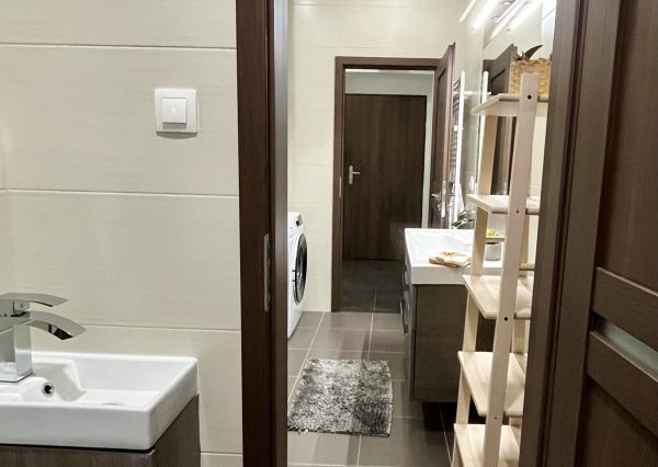 PRENAJATÉ - Na prenájom 2-izbový byt s parkovaním Bratislava-Staré Mesto