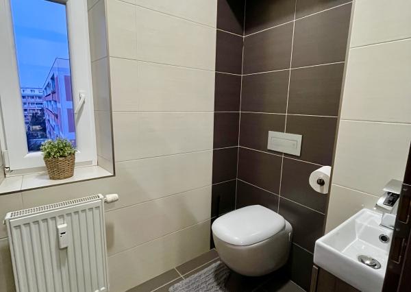 PRENAJATÉ - Na prenájom 2-izbový byt s parkovaním Bratislava-Staré Mesto