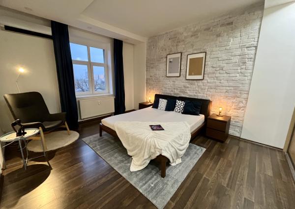 PRENAJATÉ - Na prenájom 2-izbový byt s parkovaním Bratislava-Staré Mesto