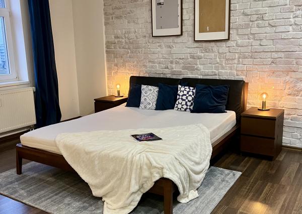 PRENAJATÉ - Na prenájom 2-izbový byt s parkovaním Bratislava-Staré Mesto