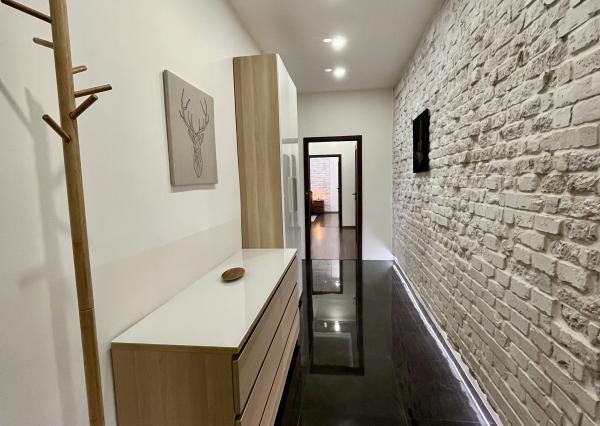 PRENAJATÉ - Na prenájom 2-izbový byt s parkovaním Bratislava-Staré Mesto