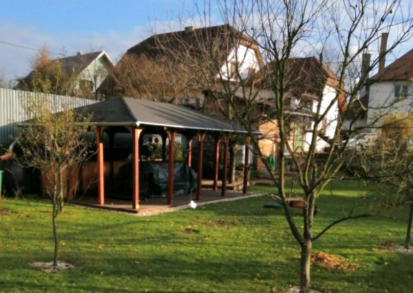 IBA U NÁS! Rodinný dom s väčšou záhradou - Lednické Rovne