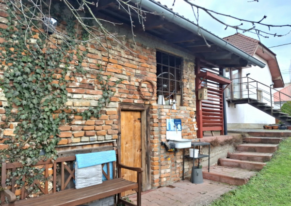 IBA U NÁS! Rodinný dom s väčšou záhradou - Lednické Rovne