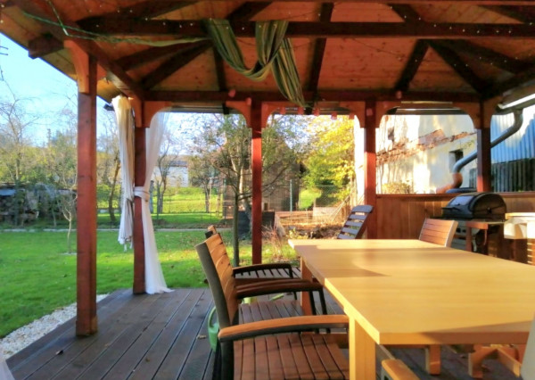 IBA U NÁS! Rodinný dom s väčšou záhradou - Lednické Rovne