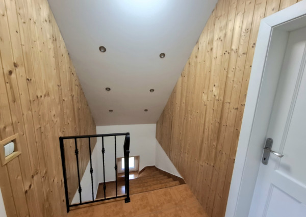 IBA U NÁS! Rodinný dom s väčšou záhradou - Lednické Rovne